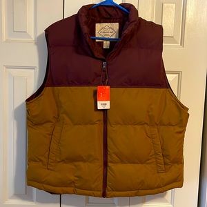 St. John’s Bay men’s puffer vest XL **BRAND NEW WITH TAGS**